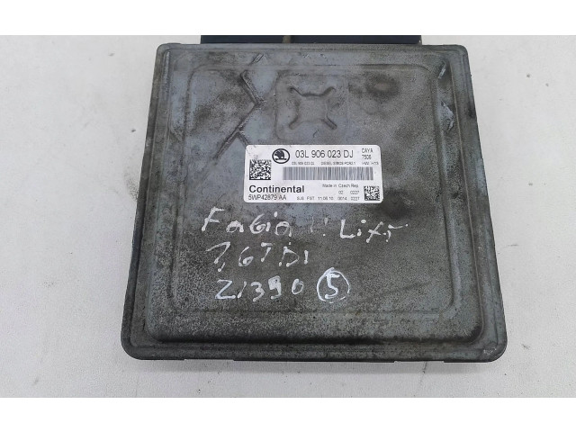 Блок управления двигателем ECU Skoda Fabia Mk2 (5J)