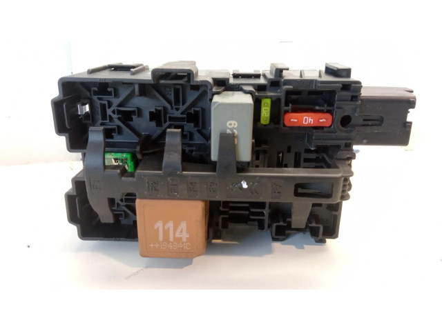 Блок предохранителей 9812661980, A006C801 Peugeot Partner