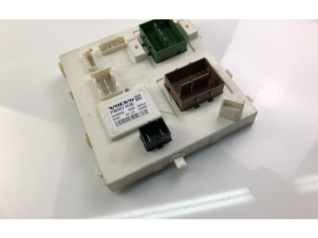 Блок предохранителей 31665457AC Volvo XC40