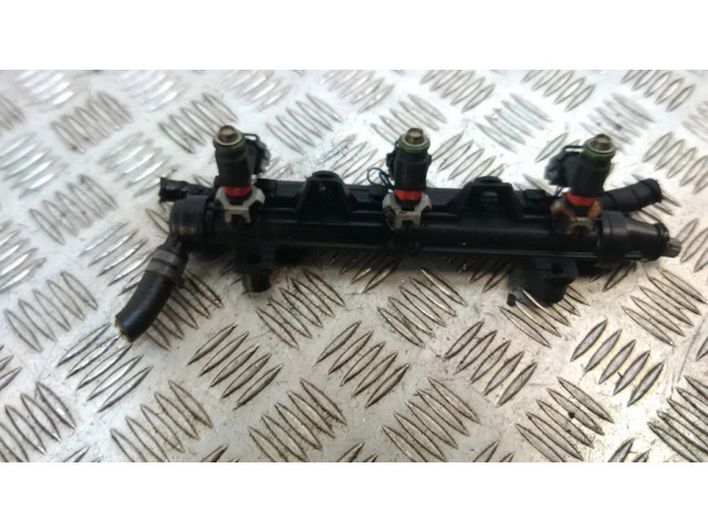 Vstřikovač 03E906031C Audi A4 S4 B8 8K pro benzínový motor 2.0