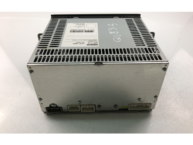 Радио/ проигрыватель CD/DVD / навигация