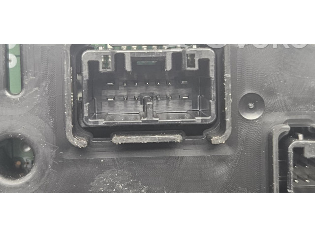 Přístrojová deska  Subaru Trezia 2012 8380052Z40  