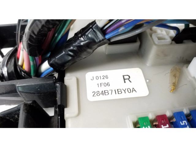 Блок предохранителей 284B71BY0A   Infiniti FX    