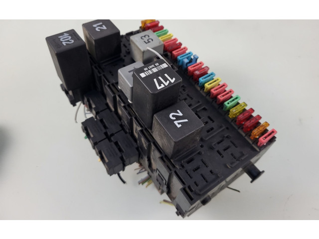 Pojistková skříňka Volkswagen PASSAT B3 1988