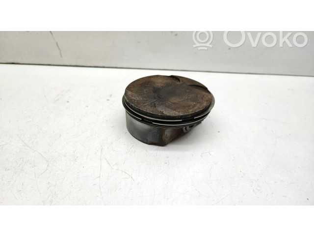 Píst BMW 5 E60 E61 pro benzínový motor 2.5 M54B25