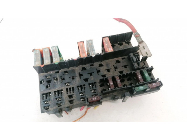 Блок предохранителей  7703497782A   Renault Scenic I    