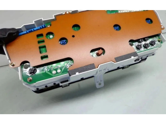 Панель приборов Mitsubishi Lancer