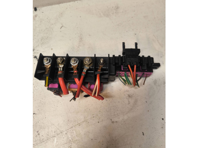 Блок предохранителей  8L0941822, 896081000   Skoda Octavia Mk1 (1U)    