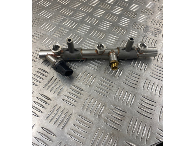 Vstřikovací lišta 06E130089AA Audi A8 S8 D4 4H