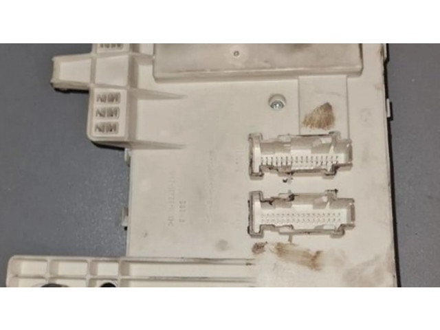 Pojistková skříňka 30728906, 519096408 Volvo V50 2007