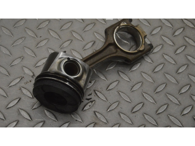 Поршень D 5244 T4 Volvo XC60