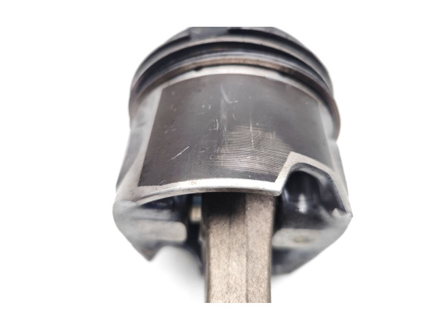 Píst Volkswagen Touareg II CASA