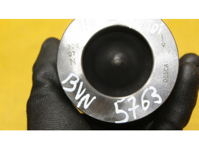 Píst    Audi A8 S8 D3 4E     