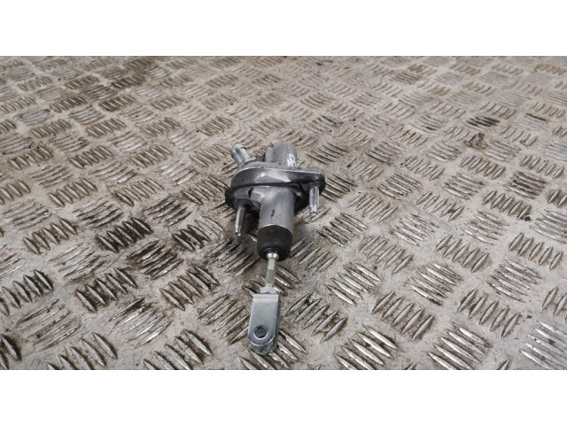 Главный цилиндр сцепления