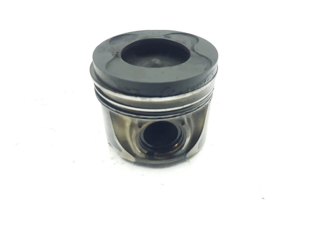 Píst 11257799357 BMW 7 E65 E66 pro naftový motor 3.0