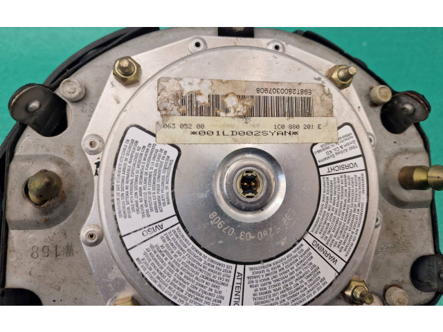 Подушка безопасности водителя 1C0880201E   Volkswagen New Beetle