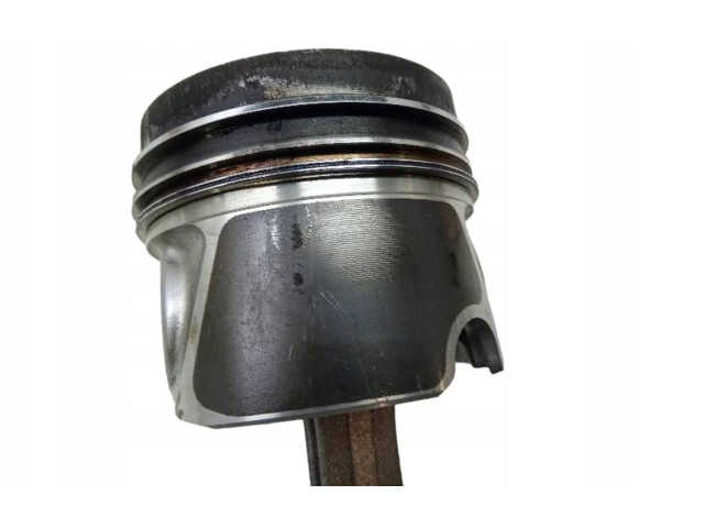 Поршень с шатуном TDI Skoda Octavia Mk3 (5E)