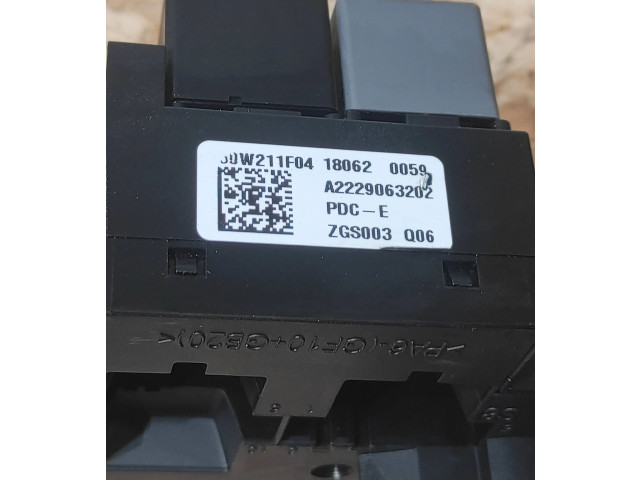 Блок предохранителей A2229063202, J0W211F04 Mercedes-Benz GLC X253 C253