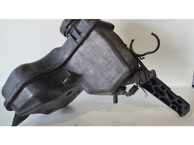 Расширительный бачок охлаждающей жидкости    