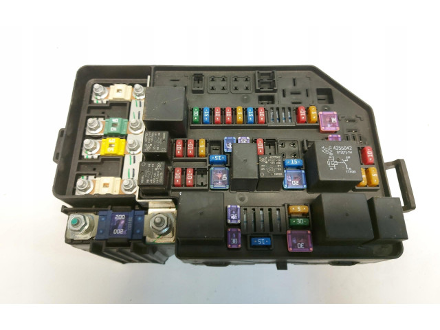 Блок предохранителей 10228906 MG ZS