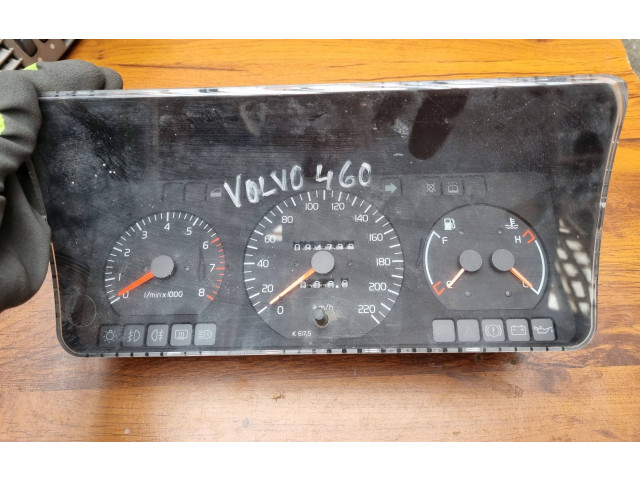 Přístrojová deska Volvo 460 1996 647007, 46662702