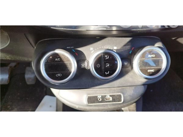 Блок управления климат-контролем    Fiat 500X