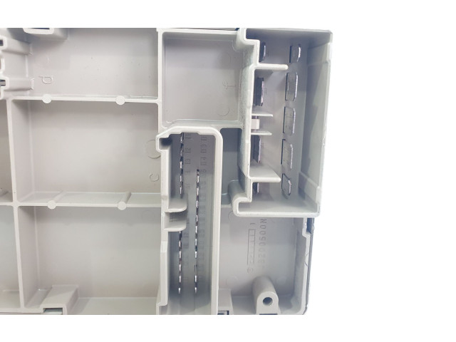 Блок предохранителей 82201FG010   Subaru Forester SH       