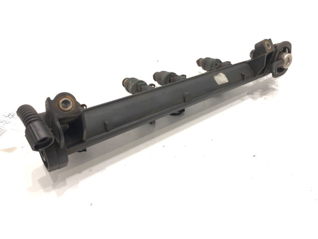 Топливная рампа 037906031AA Skoda Octavia Mk1 (1U)