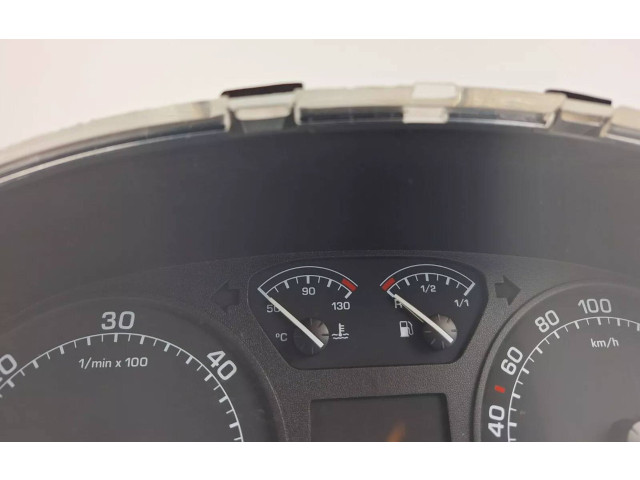 Панель приборов 1U0920810F Skoda Octavia Mk2 (1Z)