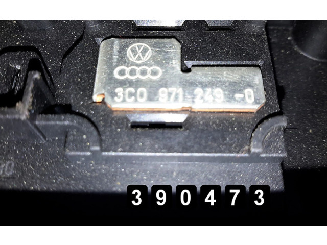 Блок предохранителей Volkswagen Golf Plus