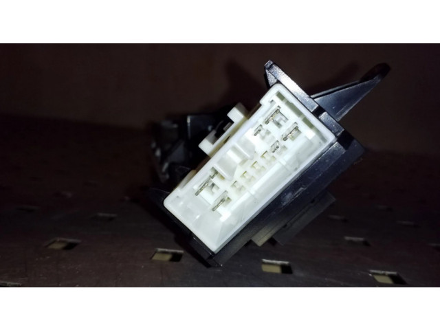 Задняя воздушная решётка