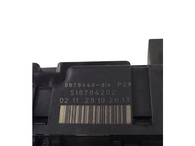Блок предохранителей 8678449, 518784202   Volvo XC90    