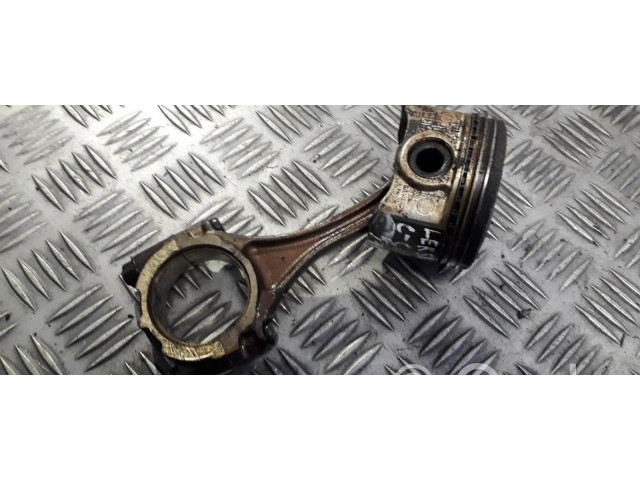 Поршень с шатуном Lexus IS 200-300 для бензинового двигателя 2.0