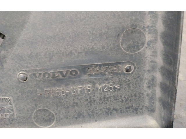 Вентилятор радиатора 30636445, 30680547 Volvo V70