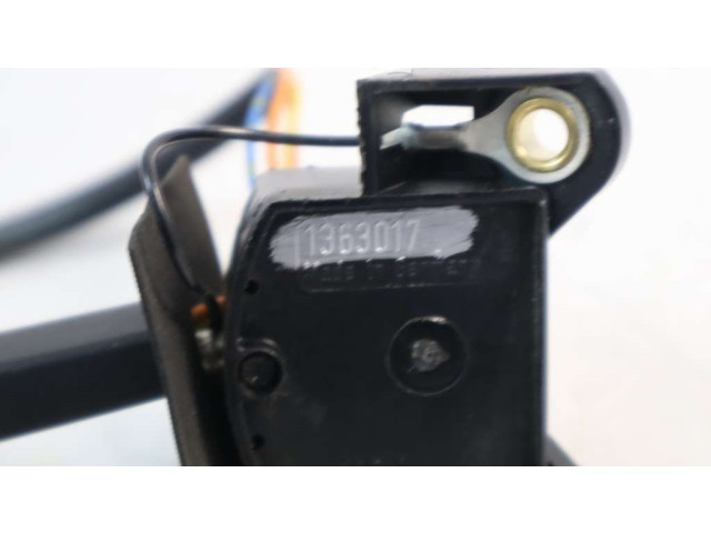 Ручка стеклоочистителей 1363017   Volvo 940