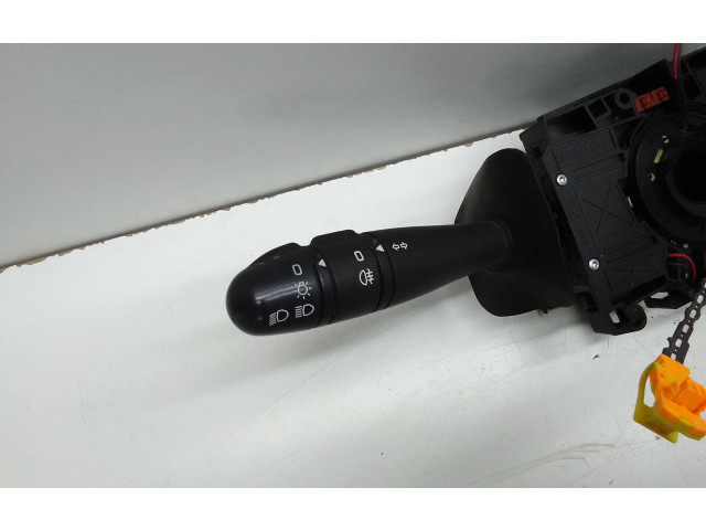 Ручка стеклоочистителей 8200058681, 61760009   Renault Clio II