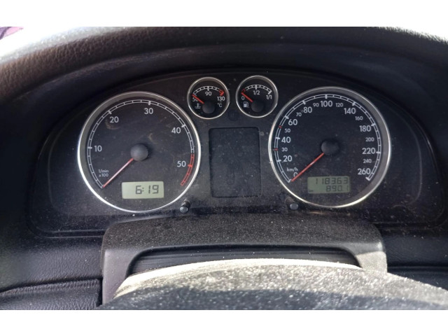 Панель приборов    Volkswagen PASSAT       