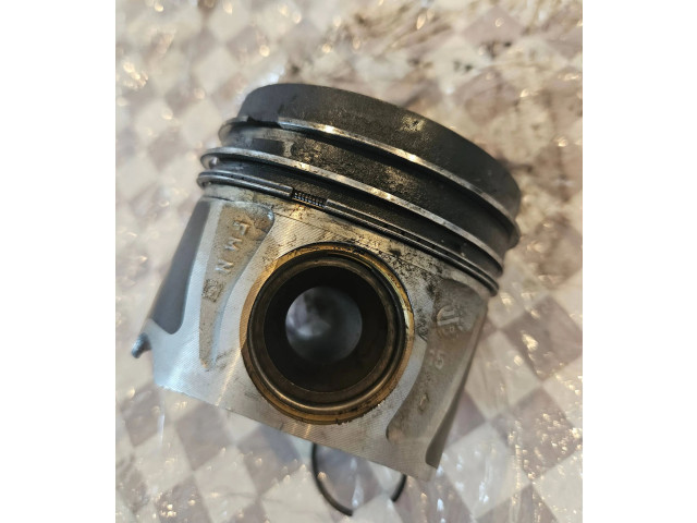 Píst FMN, ACH   Audi Q7 4M     