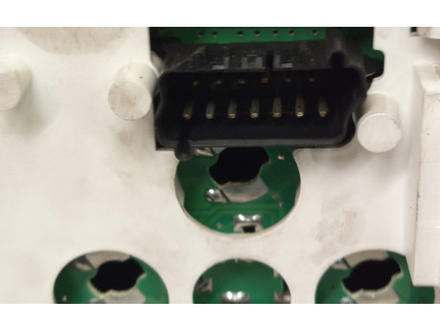 Přístrojová deska Chrysler Grand Voyager IV 2004 TN1575205381, R826AF