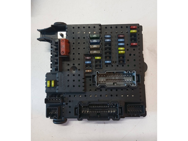 Блок предохранителей 30728512   Volvo XC90    