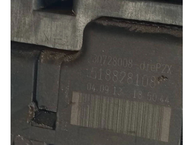 Блок предохранителей  30728008, 518828108   Volvo XC90    