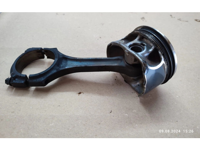 Píst Mercedes-Benz C W205 M274,920