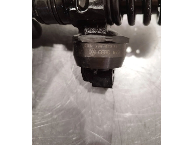 Форсунка 038130073ag, 0414720215    Skoda Octavia Mk2 (1Z)  bxe 