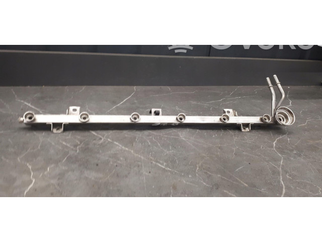 Vstřikovací lišta BMW 5 E39