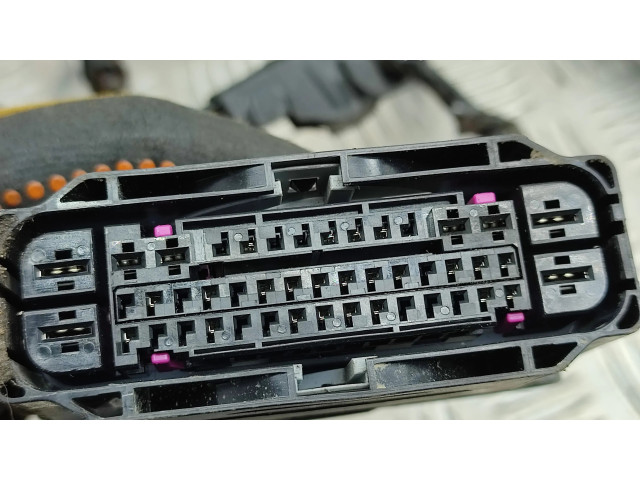 Pojistková skříňka P68445825AC Chrysler Pacifica 2019