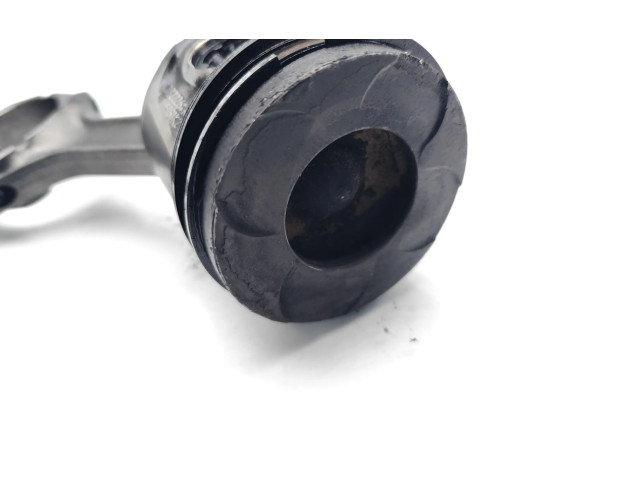 Píst 51929089 Alfa Romeo Giulia pro naftový motor 2.1