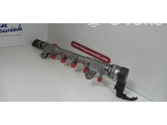 Топливная рампа 03L089M, 03L130089M Volkswagen Jetta VI для двигателя CFFB CFF