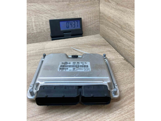 Блок управления двигателем Блок управления 038906019KC, 0281011204   Volkswagen PASSAT B7