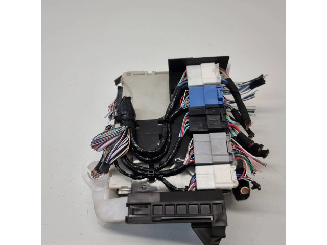   Pojistková skříňka 8273033Q30B   Lexus ES VII XZ10 2019