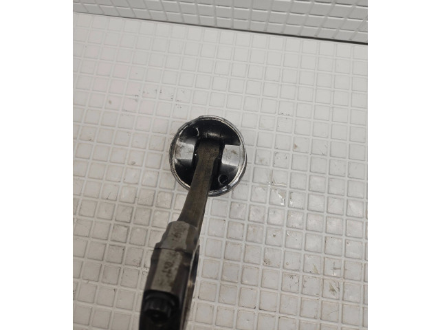 Píst R4US4   Toyota Avensis T250     